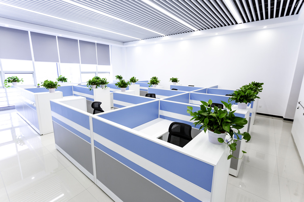 1713512629277142.jpg 屏風(fēng)辦公桌.jpg