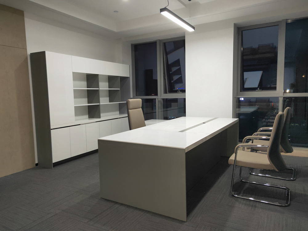 1713598621471679.jpg 班臺.jpg