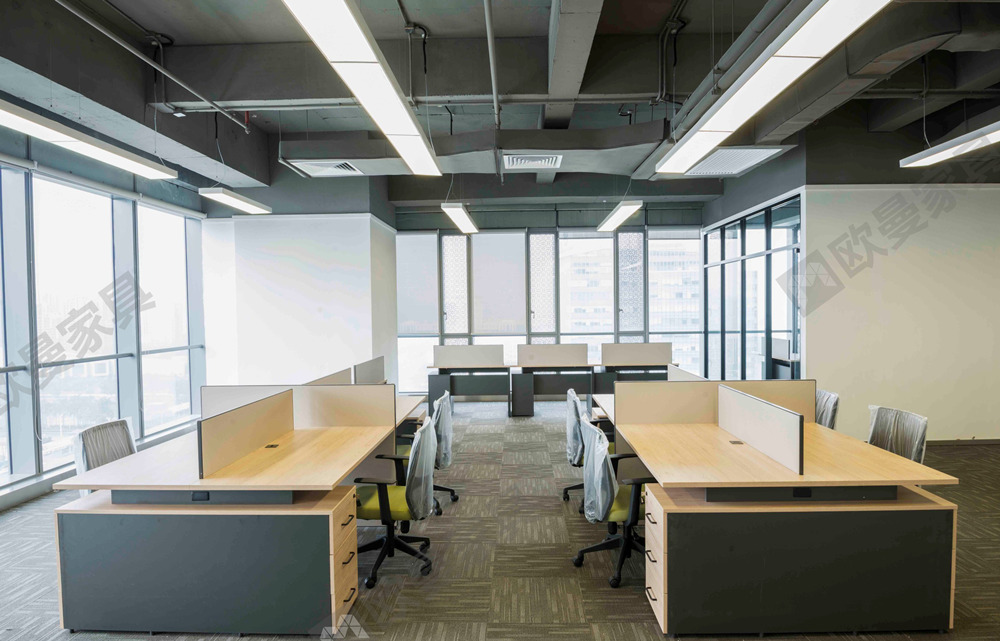 1713772307677414.jpg 屏風(fēng)辦公桌.jpg